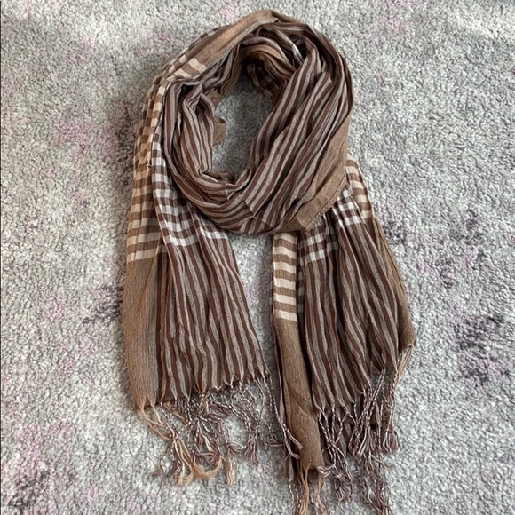 Brown Patterned Crinkle Scarf - Picture 2 of 3